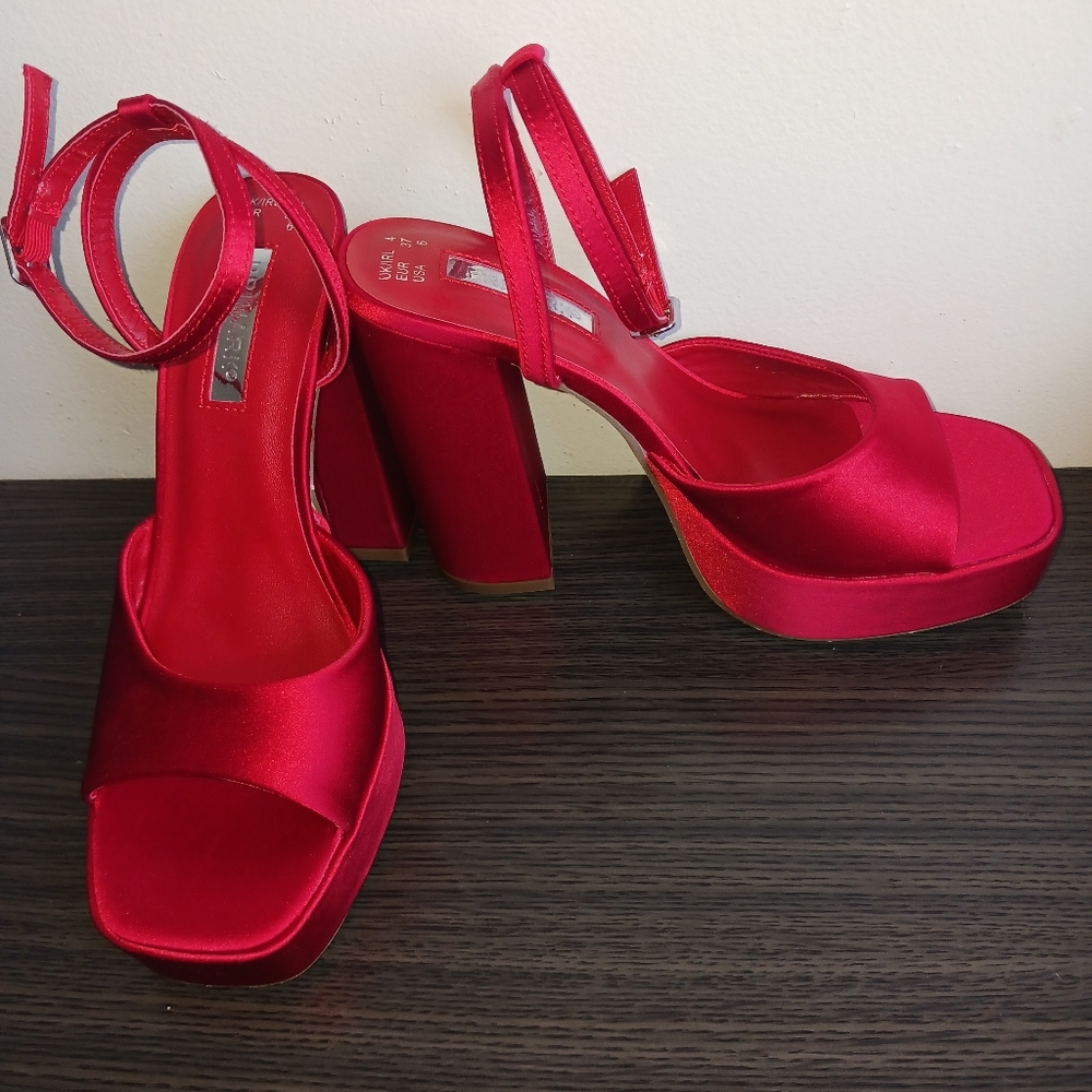 Red open toe platform sandal